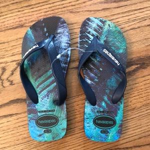 Cute tropical Havaianas flip flops